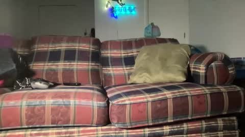 TheePlace online show from December 3, 11:07 pm