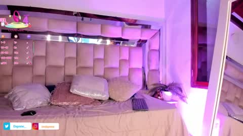 Snapshot of dapnne_ chatting on September 28, 12:36 pm Daphne online show from September 28, 12:36 pm
