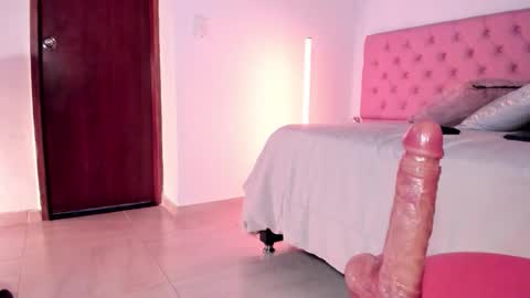 Daphne online show from November 29, 3:09 pm