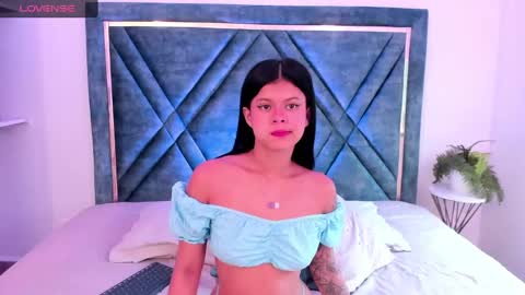 Snapshot of dapnne_ chatting on February 27, 12:01 pm Daphne online show from February 27, 12:01 pm
