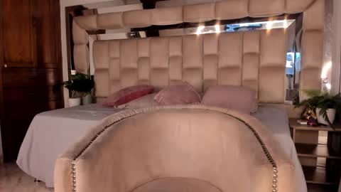 Snapshot of dapnne_ chatting on October 8, 1:17 pm Daphne online show from October 8, 1:17 pm