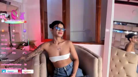 Snapshot of dapnne_ chatting on September 14, 1:01 pm Daphne online show from September 14, 1:01 pm