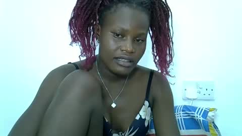 ESTHER online show from March 6, 10:15 pm