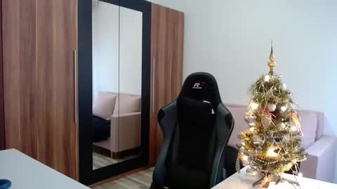 darius_94 online show from December 3, 10:16 am