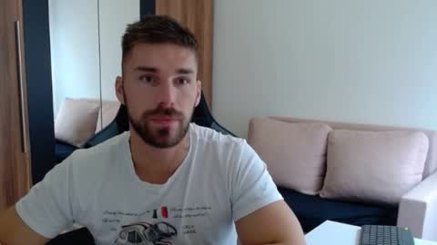 darius_94 online show from October 30, 11:44 am