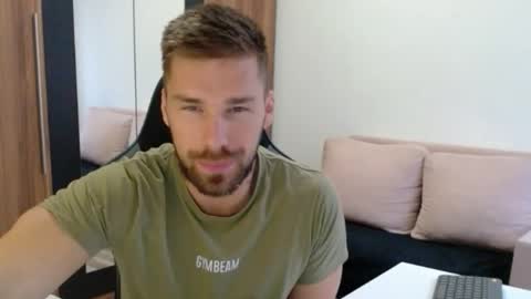 darius_94 online show from November 26, 7:16 am