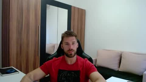 darius_94 online show from May 11, 4:04 pm