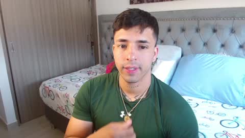 Snapshot of darius_phoenix chatting on February 2, 5:59 pm Darius Phoenix online show from February 2, 5:59 pm
