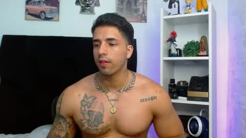 Snapshot of darius_phoenix chatting on January 25, 12:37 pm Darius Phoenix online show from January 25, 12:37 pm