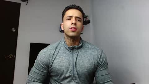 Darius Phoenix  online show from February 1, 3:14 am