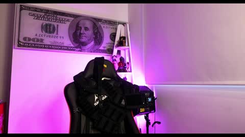 Snapshot of darius_phoenix chatting on February 5, 9:07 pm Darius Phoenix online show from February 5, 9:07 pm