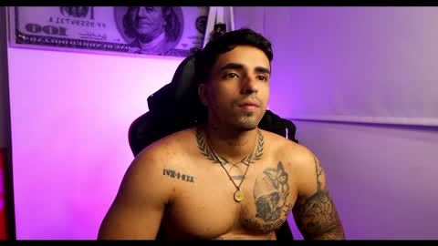 Snapshot of darius_phoenix chatting on February 11, 9:53 am Darius Phoenix online show from February 11, 9:53 am