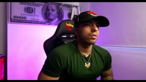 Snapshot of darius_phoenix chatting on February 17, 4:28 pm Darius Phoenix online show from February 17, 4:28 pm