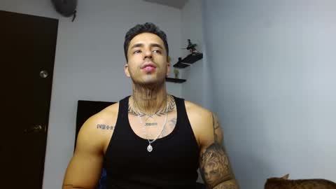 Darius Phoenix  online show from February 3, 9:30 pm