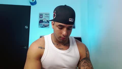 Snapshot of darius_phoenix chatting on October 7, 7:21 pm Darius Phoenix online show from October 7, 7:21 pm