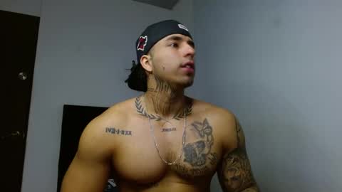 Darius Phoenix  online show from December 19, 7:09 pm