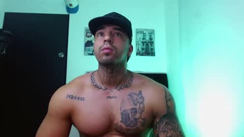 Snapshot of darius_phoenix chatting on September 23, 10:05 pm Darius Phoenix online show from September 23, 10:05 pm