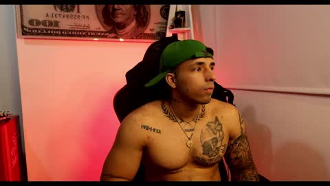 Snapshot of darius_phoenix chatting on February 8, 7:15 am Darius Phoenix online show from February 8, 7:15 am