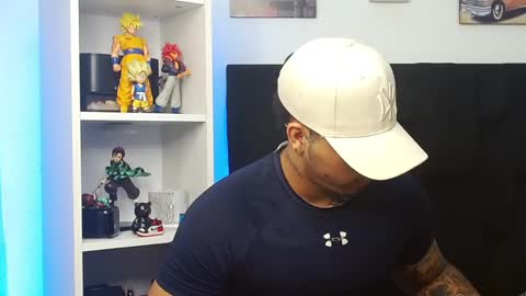 Snapshot of darius_phoenix chatting on March 5, 5:40 am Darius Phoenix online show from March 5, 5:40 am