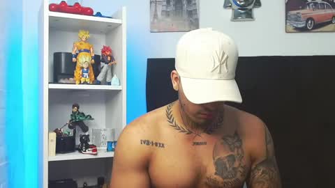 Snapshot of darius_phoenix chatting on March 11, 6:08 am Darius Phoenix online show from March 11, 6:08 am
