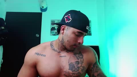 Snapshot of darius_phoenix chatting on September 20, 9:40 pm Darius Phoenix online show from September 20, 9:40 pm