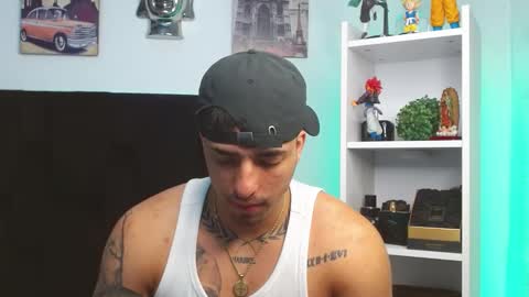 Snapshot of darius_phoenix chatting on January 29, 12:24 pm Darius Phoenix online show from January 29, 12:24 pm