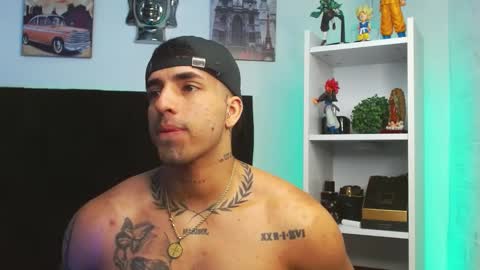 Snapshot of darius_phoenix chatting on January 27, 12:01 am Darius Phoenix online show from January 27, 12:01 am