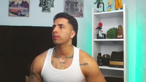 Snapshot of darius_phoenix chatting on January 29, 6:22 am Darius Phoenix online show from January 29, 6:22 am