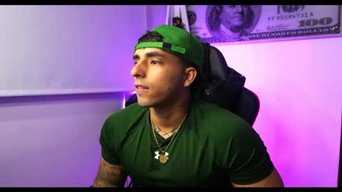 Snapshot of darius_phoenix chatting on February 12, 4:54 am Darius Phoenix online show from February 12, 4:54 am