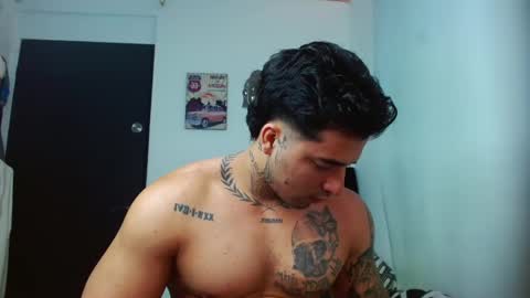 Snapshot of darius_phoenix chatting on September 9, 8:42 pm Darius Phoenix online show from September 9, 8:42 pm