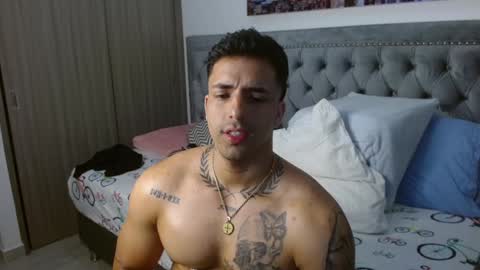 Snapshot of darius_phoenix chatting on February 2, 10:24 am Darius Phoenix online show from February 2, 10:24 am
