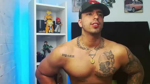 Snapshot of darius_phoenix chatting on March 4, 9:51 am Darius Phoenix online show from March 4, 9:51 am