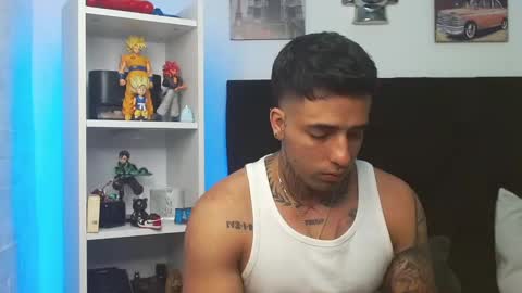 Snapshot of darius_phoenix chatting on March 7, 3:51 am Darius Phoenix online show from March 7, 3:51 am