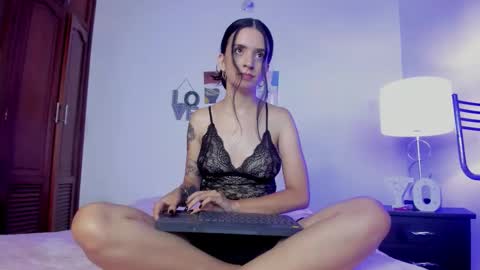 Snapshot of dark_angell77 chatting on October 21, 11:26 am dark_angell77 online show from October 21, 11:26 am