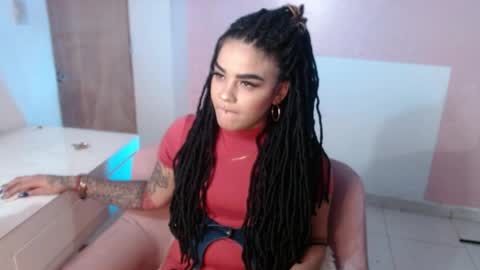 dark_flama online show from March 27, 1:44 am