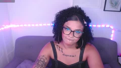 dark_flama online show from February 4, 12:47 am