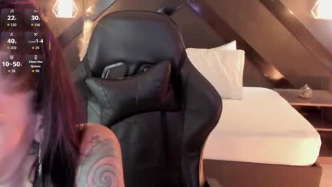 M I K A E L A online show from February 17, 7:13 pm