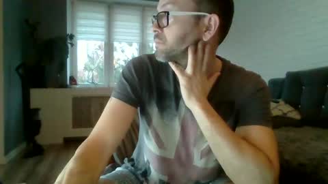 darkhaired34 online show from December 13, 6:53 am