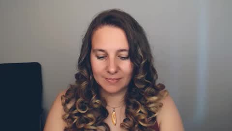 Snapshot of darklure_ chatting on September 23, 2:44 pm Anna online show from September 23, 2:44 pm