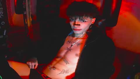   online show from November 8, 7:44 am