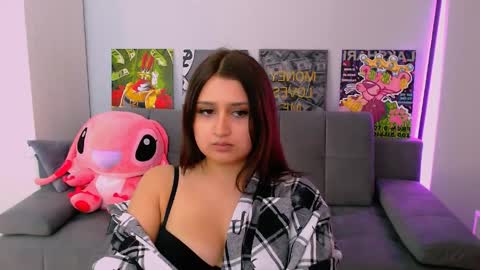 Amelie online show from April 5, 1:41 pm