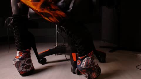 darkspark_ online show from November 29, 2:58 pm