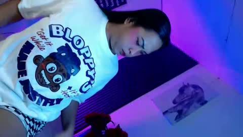 its me monica online show from November 24, 1:37 am