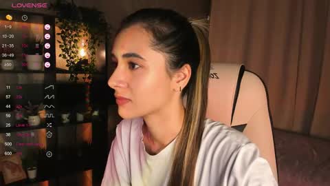 Belle online show from November 19, 3:50 am