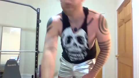 darlcomllc online show from January 31, 12:39 am