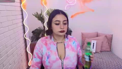 Snapshot of darling_tay chatting on October 20, 3:22 am Darling online show from October 20, 3:22 am