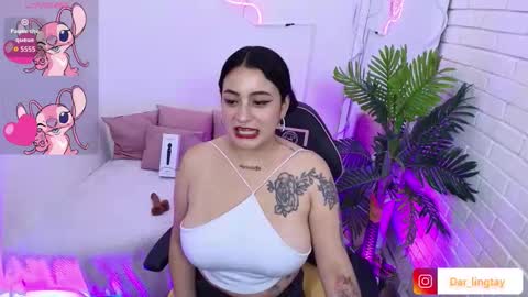 Snapshot of darling_tay chatting on September 22, 3:32 am Darling online show from September 22, 3:32 am
