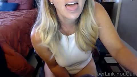 DarlingD online show from October 17, 1:15 pm