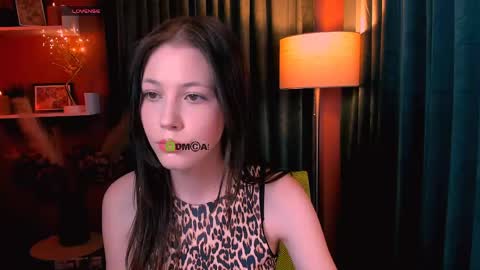 darly honey online show from May 11, 2:45 pm
