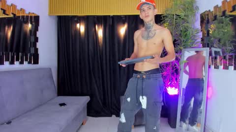 darwin_ggh online show from December 15, 8:43 am